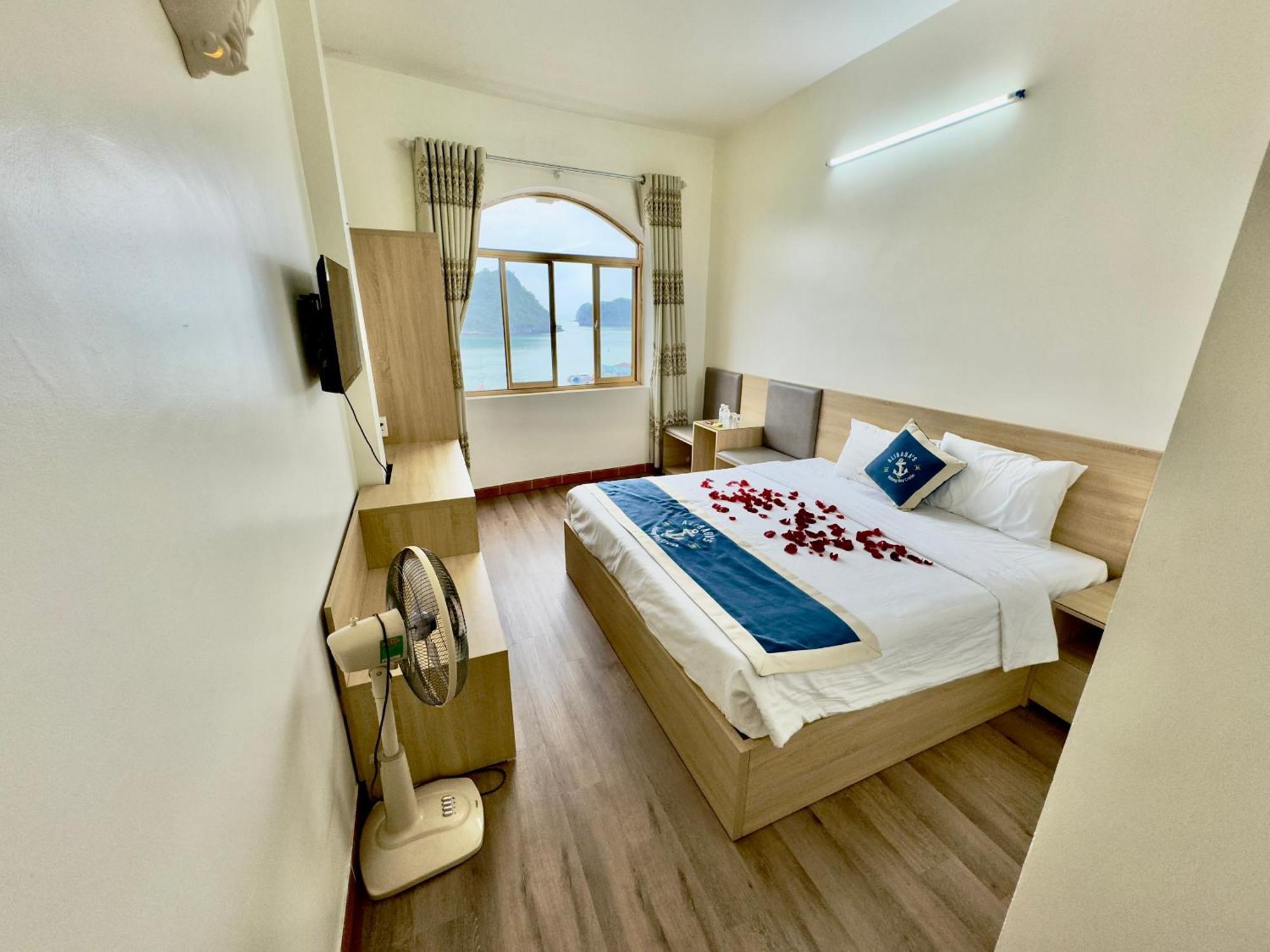 Cat Ba Plaza Hotel Dong Khe Sau Bagian luar foto