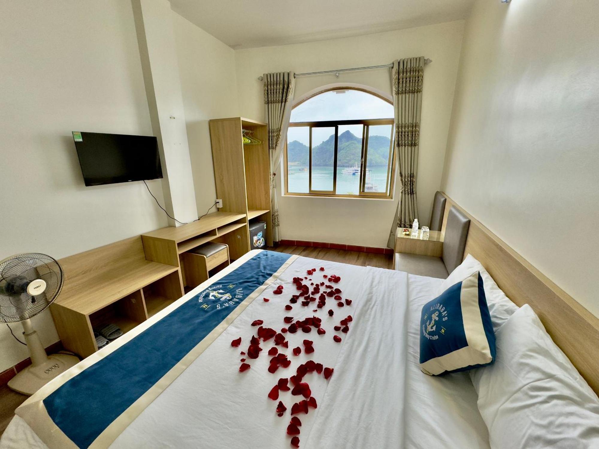 Cat Ba Plaza Hotel Dong Khe Sau Bagian luar foto